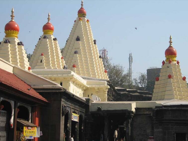 Petition filed in Kolhapur session court against paid e-pass in Ambabai temple hearing today Ambabai Mandir Paid E-Pass : अंबाबाई मंदिरातील पेड ई पास विरोधात सत्र न्यायालयात याचिका दाखल, आज सुनावणी होणार