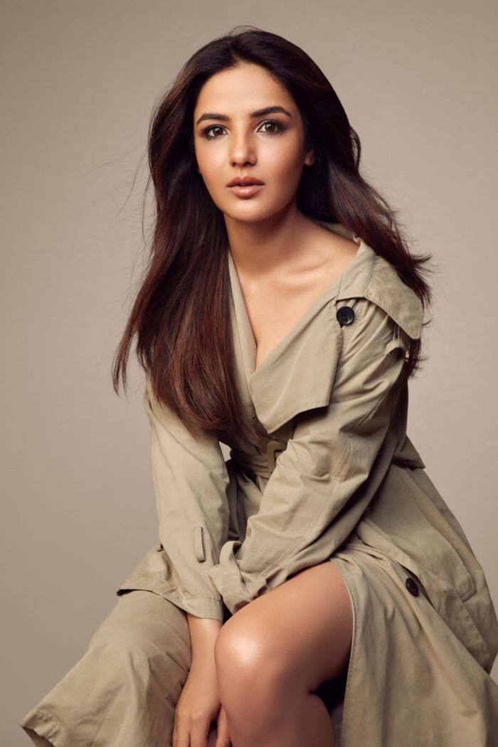 जैस्मिन भसीन भी काफी वक्त से छोटे पर्दे से दूर हैं. आखिरी बार जैस्मिन को नागिन 4 में देखा गया था. फैंस जैस्मिन को छोटे पर्दे पर देखने के लिए बेताब हैं.