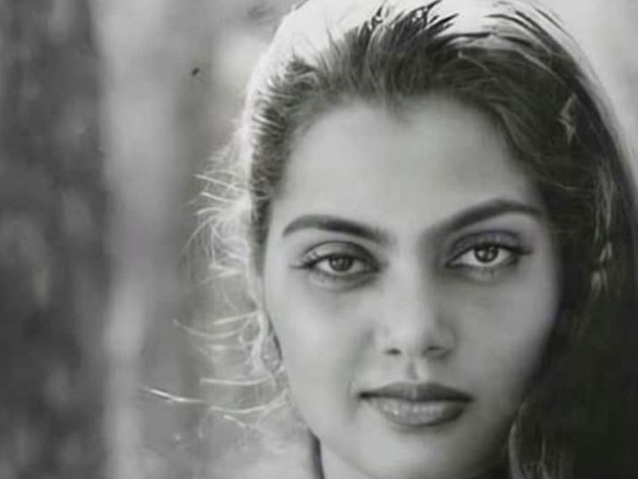 silk smitha death anniversary: தமிழ் சினிமாவை கண்ணால் கட்டிப்போட்ட ‘சில்க்’ - நினைவு தினத்தை அனுசரித்த தீவிர ரசிகர்கள்!