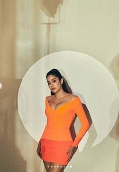 Jhanvi Kapoor: ਸ਼ਾਰਟ ਆਰੇਂਜ ਡੀਪਨੇਕ ਡਰੈੱਸ 'ਚ ਜਾਹਨਵੀ ਕਪੂਰ ਨੇ ਮਚਾਈ ਤਬਾਹੀ, ਕਿਲਰ ਲੁੱਕ ਦੇਖ ਕੇ ਪ੍ਰਸ਼ੰਸਕਾਂ ਨੇ ਕਿਹਾ 'ਸੁਪਰ ਸਟਨਿੰਗ'