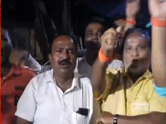 Mumbai में उद्धव और शिंदे गुट में झड़ुप | Maharashtra Politics | नमस्ते भारत