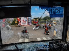 కేరళలో హైటెన్షన్- PFI హర్తాళ్‌తో ఉద్రిక్త పరిస్థితులు, వాహనాలు ధ్వంసం!