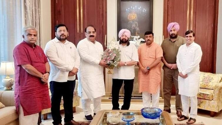 BJP state president Ashwini Sharma and other leaders met Captain Amarinder Singh BJP ਸੂਬਾ ਪ੍ਰਧਾਨ ਅਸ਼ਵਨੀ ਸ਼ਰਮਾ ਤੇ ਹੋਰ ਆਗੂਆਂ ਨੇ ਕੈਪਟਨ ਅਮਰਿੰਦਰ ਸਿੰਘ ਕੀਤੀ ਮੁਲਾਕਾਤ