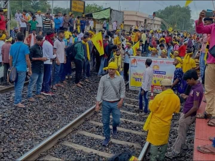 jharkhand More than 60 trains canceled on the fourth day due to Kudmi agitation, know in details Jharkhand: कुडमी आंदोलन के कारण चौथे दिन भी 60 से ज्यादा ट्रेनें रद्द, मुसीबत में एक लाख यात्री 