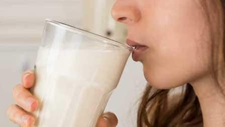 Owing To These Reason Avoid Milk | દૂધ પીવાથી આપને થાય છે આ તકલીફ તો  સાવધાન, આપના માટે MILKનું સેવન છે હાનિકારક