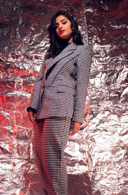 अभिनेत्री हृता दुर्गुळेने फारच कमी कालावधीत स्वत:ची वेगळी ओळख निर्माण केली आहे.