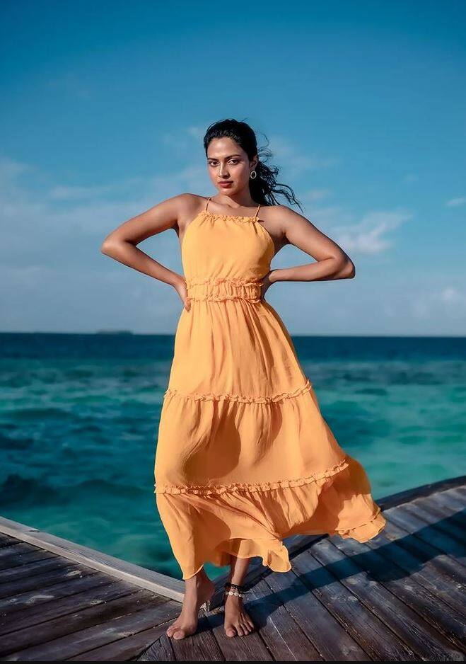 Amala Paul Photo: સાઉથ ફિલ્મ ઇન્ડસ્ટ્રીની લોકપ્રિય અભિનેત્રી અમલા પોલ આ દિવસોમાં માલદીવમાં રજાઓ માણી રહી છે.