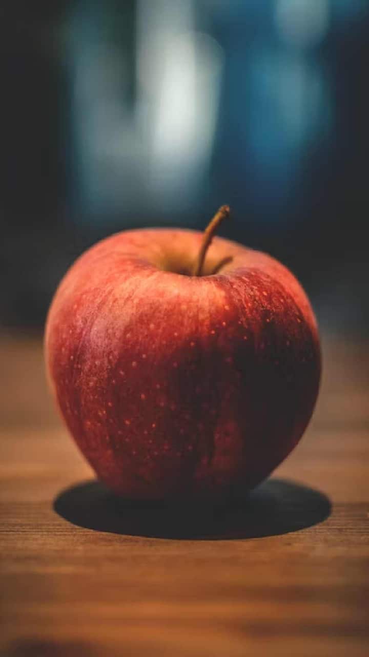 याचं कारण असं की, ऑक्टोबर महिन्यात सणवार देखील बरेच असतात. या निमित्ताने उपवास केले जातात. अशा वेळी अनेकजण सफरचंद खाणं पसंत करतात.