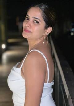 In Pics : भेदक नजर अन् घायाळ करणाऱ्या अदा, भाग्यश्रीच्या भन्नाट लूकवर चाहते फिदा...