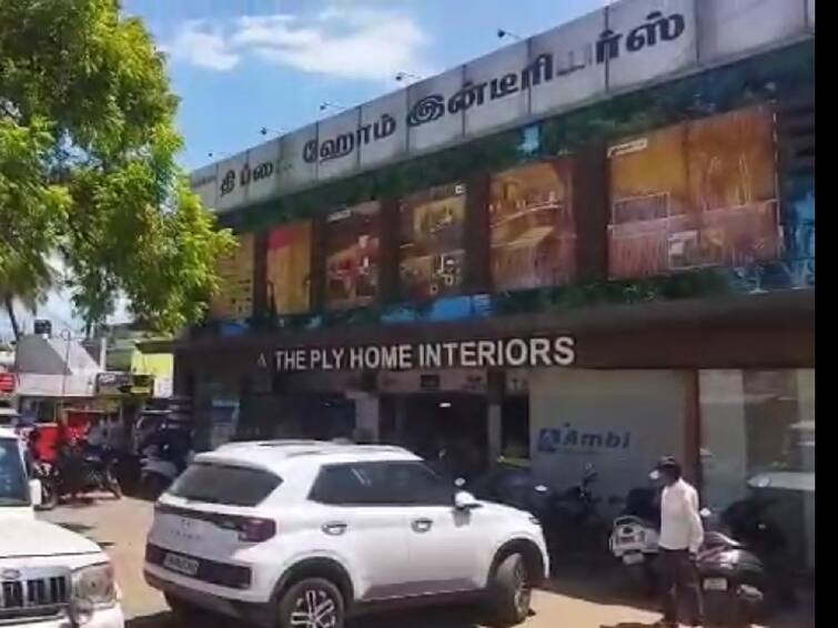 Petrol bombs were fired at 4 places in Coimbatore district in one day TNN Watch Video: மேட்டுப்பாளையத்தில் பெட்ரோல் குண்டு வீச்சில் தீப்பற்றி எரியும் கடை ; ஒரே நாளில் 4 இடங்களில் தாக்குதல்