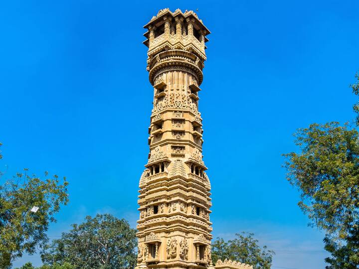 इस मंदिर के पत्थर में काम करने वाले पारंपरिक कारीगर सोनपुरा और सलात समुदायों के थे. Photo- Gujarat Tourism