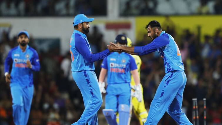 IND vs AUS 2nd T20 India given the target of 91 runs by Australia in rain affected match IND vs AUS, 1st Innings Highlights: ফিঞ্চ, ওয়েডের বিধ্বংসী ব্যাটিং, ৯০ রান তুলল অস্ট্রেলিয়া, দুই উইকেট নিলেন অক্ষর