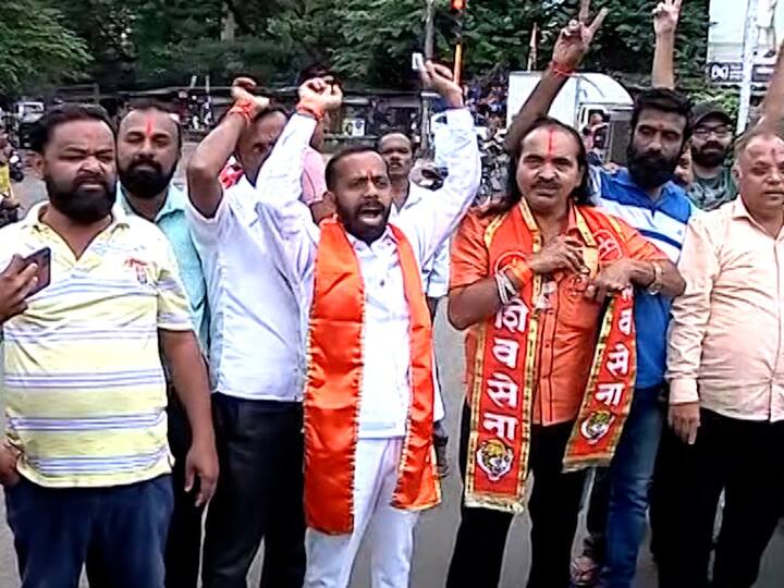 शिवसेना पक्षप्रमुख उद्धव ठाकरे यांना शिवाजी पार्कात दसरा मेळावा घ्यायची परवानगी मिळाली आणि बंडखोर आमदाराच्या मतदारसंघातही शिवसेना समर्थकांनी जल्लोष केला. मंत्री संदिपान भुमरे यांच्या पैठण मतदारसंघात ठाकरे गटातील शिवसैनिकांनी आतिषबाजी केली.