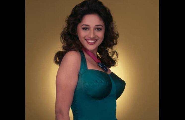 55 years old actress Madhuri Dixit wear beautiful traditional dress, see latest pics Pics: માધુરીએ 55 વર્ષની ઉંમરે ચણીયા-ચોળી પહેરીને કરાવ્યુ આવુ શાનદાર ફોટોશૂટ, તસવીરો વાયરલ