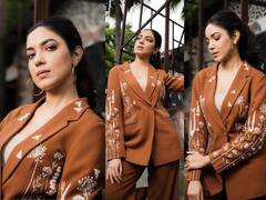 Ritu varma : என்னை கவுத்து போட்டுட்டியே கனிமொழியே...நடிகை ரித்து வர்மாவின் ஸ்டில்ஸ்!