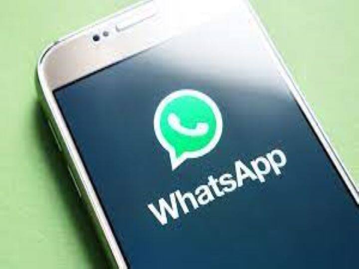 इसमें चैट के दौरान भेजे गए फाइल को कैप्शन देने वाले फीचर के साथ WhatsApp एडिट मैसेज फीचर (edit message feature) पर भी काम कर रहा है. उम्मीद है इस फीचर का नाम भी Edit Message होगा.