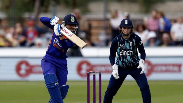 Smriti Mandhana, Deepti Sharma scores half century but India bundled out for 169 in 3rd ODI vs England INDW vs ENGW 1st Innings Highlights: স্মৃতি, দীপ্তির অর্ধশতরান সত্ত্বেও, ১৬৯ রানেই অল আউট হয়ে গেল ভারত