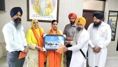 ਗੁਰਦੁਆਰਾ ਸ੍ਰੀ ਫਤਿਹਗੜ੍ਹ ਸਾਹਿਬ ਵਿਖੇ ਨਤਮਸਤਕ ਹੋਏ ਸੀਐਮ ਮਾਨ ਦੇ ਮਾਤਾ ਅਤੇ ਪਤਨੀ ਡਾ. ਗੁਰਪ੍ਰੀਤ ਕੌਰ
