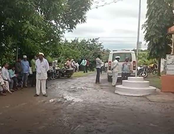 या सर्व कारणामुळे लातूरमध्ये आता चिंतेचे  वातावरण आहे.