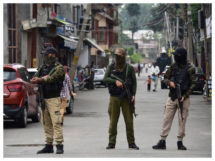 BREAKING | Terrorists Fire Upon 2 Bihar Labourers In J-K's Pulwama, Injured In Stable Condition: Police J&K | Terrorists Fire Upon Two Bihar Labourers In Pulwama, Injured In Stable Condition, Say Police