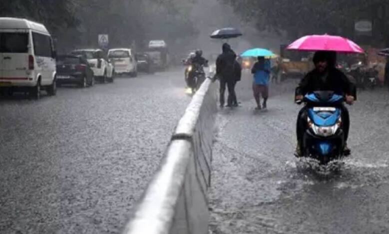 UP Weather : Chance of heavy Rain in UP today, Schools Closed in many districts UP Weather : ਯੂਪੀ 'ਚ ਬਾਰਿਸ਼ ਦਾ ਕਹਿਰ , ਅੱਜ ਵੀ ਭਾਰੀ ਮੀਂਹ ਦੀ ਸੰਭਾਵਨਾ, ਕਈ ਜ਼ਿਲ੍ਹਿਆਂ ਵਿੱਚ ਸਕੂਲ ਬੰਦ