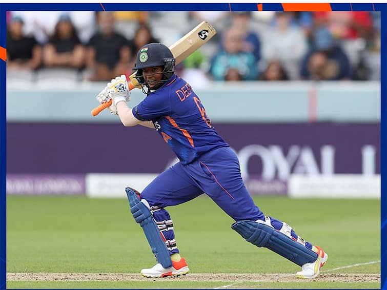 India vs England Live Score 3rd ODI Smriti Mandhana, Deepti Sharma take IND to 169 despite collapse IND W vs ENG W: 0, 0, 0, 0, 0, 4, 3, 2, 50, 68* ఇంగ్లాండ్‌పై టీమ్‌ఇండియా బ్యాటర్ల స్కోర్లు ఇవీ!