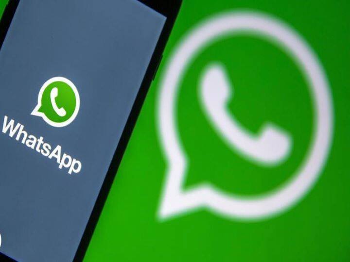 इस नए फीचर के आ जाने के बाद WhatsApp यूजर्स सर्च ऑप्शन का इस्तेमाल करके चैट में शेयर की गई डाक्यूमेंट या फाइल को आसानी से खोज सकेंगे. दरअसल WhatsApp के इस नए कैप्शन फीचर में यूजर्स के पास अपने जान-पहचान के लोगों को फाइल शेयर करते वक्त कैप्शन जोड़ने की सुविधा होगी.