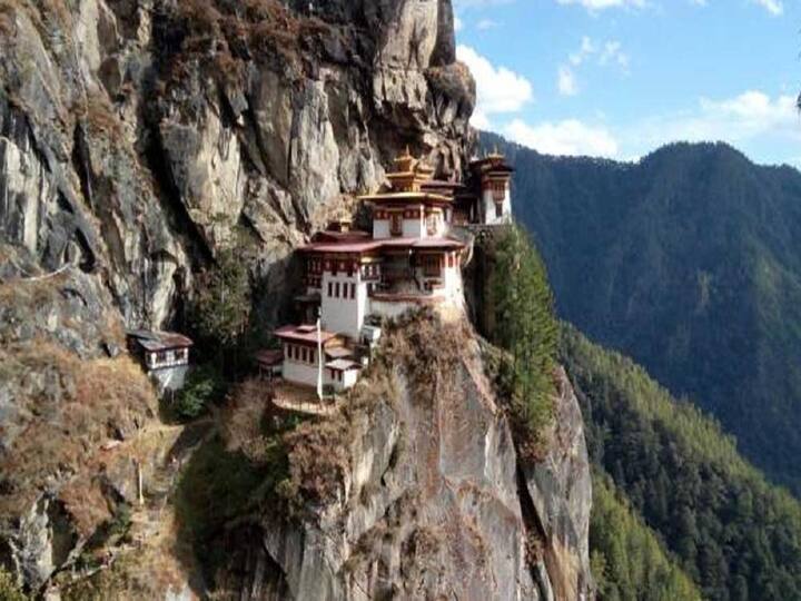 Bhutan Opens For Tourists After 2 Years Rs1200 Per Day Fee For Indians இரண்டு ஆண்டுகளுக்கு பிறகு சுற்றுலாவாசிகளை வரவேற்க இருக்கும் பூட்டான்... ஆனால், இந்தியர்களுக்கு அதிர்ச்சி