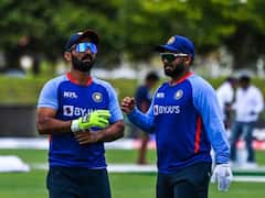 'I See Both Of Them Playing': Sunil Gavaskar's Interesting Take On 'Dinesh Karthik vs Rishabh Pant' Debate