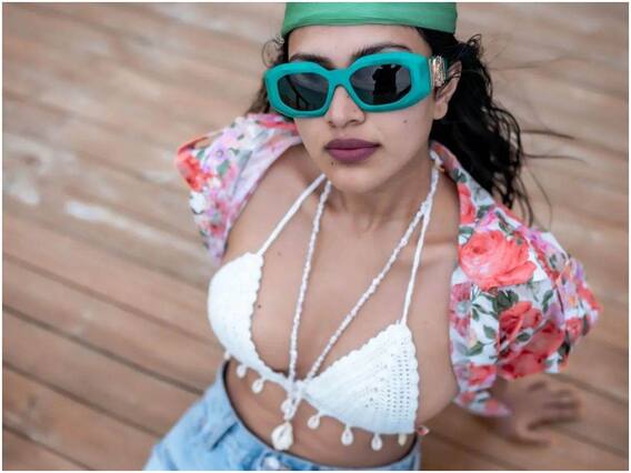 Amala Paul: అమలా పాల్ అస్సలు తగ్గట్లేదుగా, ఫోటోలతోనే హీట్ పెంచేస్తోంది Amala Paul: అమలా పాల్ అస్సలు తగ్గట్లేదుగా, ఫోటోలతోనే హీట్ పెంచేస్తోంది