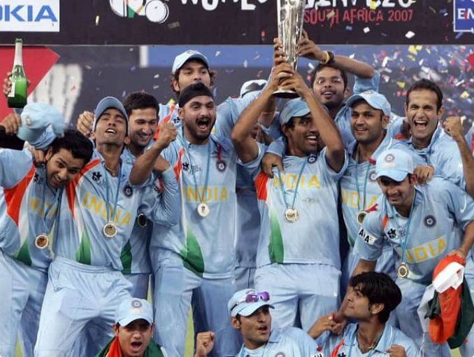T20 World Cup 2007 Winner:  ਸਾਲ 2007 ਵਿੱਚ ਪਹਿਲੀ ਵਾਰ ਟੀ-20 ਵਿਸ਼ਵ ਕੱਪ ਦਾ ਆਯੋਜਨ ਕੀਤਾ ਗਿਆ ਸੀ। ਇਸ ਵਿੱਚ ਭਾਰਤ ਨੇ ਆਪਣੀ ਨੌਜਵਾਨ ਟੀਮ ਨੂੰ ਮੈਦਾਨ ਵਿੱਚ ਉਤਾਰਿਆ ਸੀ। ਭਾਰਤ ਨੇ ਇਹ ਵਿਸ਼ਵ ਕੱਪ ਧੋਨੀ ਦੀ ਕਮਾਨ ਹੇਠ ਜਿੱਤਿਆ ਸੀ।