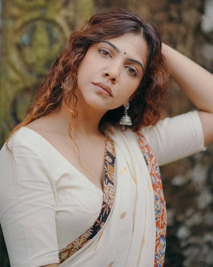 என் வாசலில் சுவராகினாய்