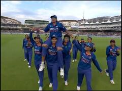 Jhulan Goswami PHOTO: ટીમ ઈન્ડિયાએ ઝુલન ગોસ્વામીને આપી યાદગાર ગીફ્ટ, વનડેમાં ઈંગ્લેન્ડના સુપડા કર્યા સાફ