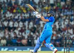 IND vs AUS: T20I નો સિક્સર કિંગ બન્યો રોહિત શર્મા, ગુપ્ટિલને પાછળ રાખી રચ્યો ઈતિહાસ