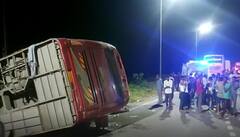 Aanand: સુરતથી અમરેલી જતી લક્ઝરી બસે બગોદરા હાઈવે પર મારી પલટી, 30 મુસાફરો હતા સવાર