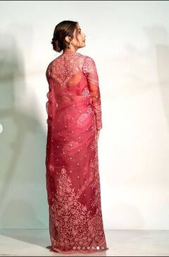 Hina Khan: ਹਿਨਾ ਖਾਨ ਨੇ ਸਾੜ੍ਹੀ ਦੇ ਉੱਪਰ ਪਹਿਨੀ ਸ਼ਰਗ, ਪ੍ਰਸ਼ੰਸਕਾਂ ਨੇ ਬੰਨ੍ਹੇ ਤਾਰੀਫਾਂ ਦੇ ਪੁਲ