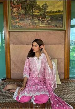 Khushi Kapoor: ਖੁਸ਼ੀ ਕਪੂਰ ਨੇ ਸ਼ੇਅਰ ਕੀਤੀਆਂ ਆਪਣੀਆਂ ਸ਼ਾਨਦਾਰ ਤਸਵੀਰਾਂ, ਪਿਤਾ ਬੋਨੀ ਕਪੂਰ ਨੇ ਵੀ ਕੀਤਾ ਕਮੈਂਟ, ਦੇਖੋ ਤਸਵੀਰਾਂ