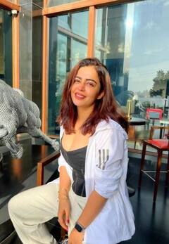 In Pics: नेहाचं खुललेलं हास्य अन् काय ती अदा! चाहत्यांकडून प्रतिक्रियांचा पाऊस