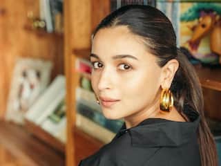 Alia Bathroom Photoshoot: આલિયા ભટ્ટે શેર કરી બાથરૂમની તસવીરો, દીપિકા પાદુકોણે કરી જોરદાર કોમેન્ટ