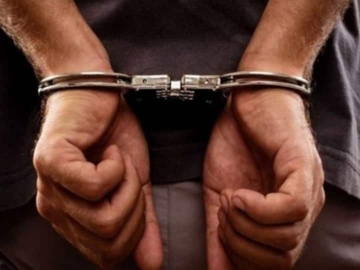 Gurugram 20 year old Men dies due to negligence of doctor Police Arrested Gurugram News: इंजेक्शन लगाने के थोड़ी देर बाद हो गई मरीज की मौत, गुरुग्राम में झोलाछाप डॉक्टर गिरफ्तार