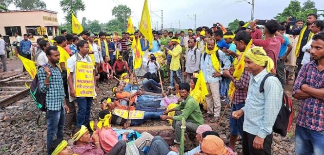 Rail Roko Of Kurmi Community Continues For 5 Days In Purulia And Paschim Medinipur Rail Roko: ৫ দিন পার, কুড়মিদের রেল অবরোধ চলছেই