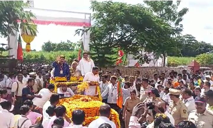 इंदापुरातील भाजपच्या कार्यकर्त्यांनी मोठ्या प्रमाणात गर्दी केली होती.