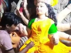 नवरात्रि 2022: भिंड में मिट्टी से बनी मां दुर्गा की मूर्तियों पर महंगाई की मार, लोग कर रहे छोटी मूर्तियों की डिमांड