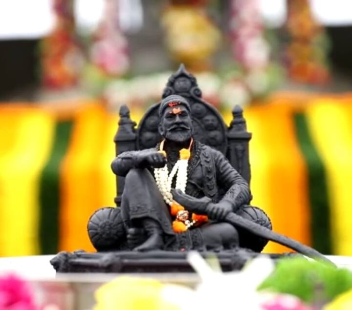 छत्रपती शिवाजी महाराज यांचा 349 वा शिवराज्याभिषेक दिन किल्ले रायगडावर साजरा करण्यात आला.