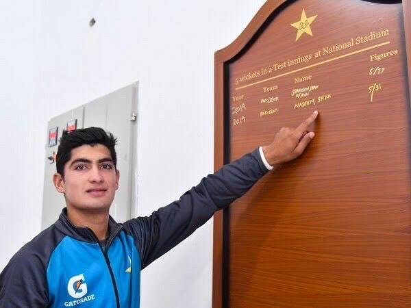 ২০১৯ সালে অস্ট্রেলিয়ার বিরুদ্ধে ১৬ বছর ২৭৯ দিন বয়সে টেস্টে অভিষেক হয় পাকিস্তানের তরুণ পেসার নাসিম শাহের।