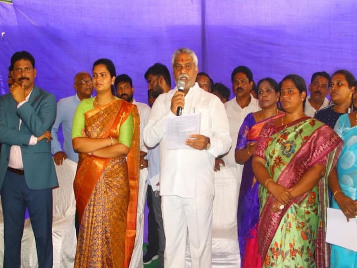 Vijayawada ysrcp politics Mayor Rayana Bhagyalaxmi vs mla malladi vishnu protocal issue DNN Vijayawada Ysrcp Politics : బెజవాడ వైసీపీలో వర్గ విభేదాలు, మేయర్ ను అడ్డుకున్న ఎమ్మెల్యే వర్గం!