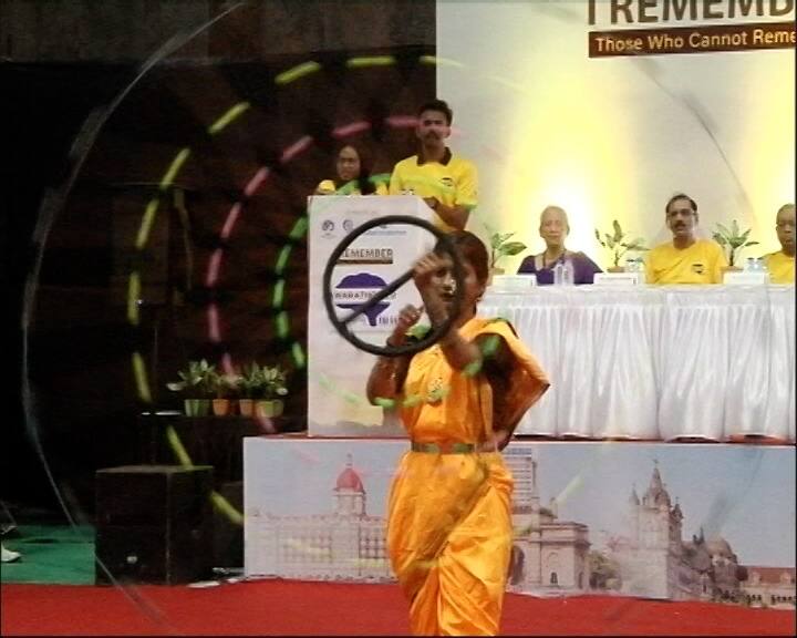 अल्झायमर्स या आजारामध्ये रुग्णाची स्मरणशक्ती व विचार करण्याची क्षमता हळूहळू कमी होऊ लागते