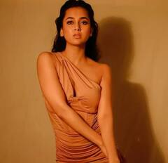 Tejasswi Prakash એ બોડીકોન ડ્રેસમાં આપ્યા હોટ પોઝ, જુઓ તસવીરો