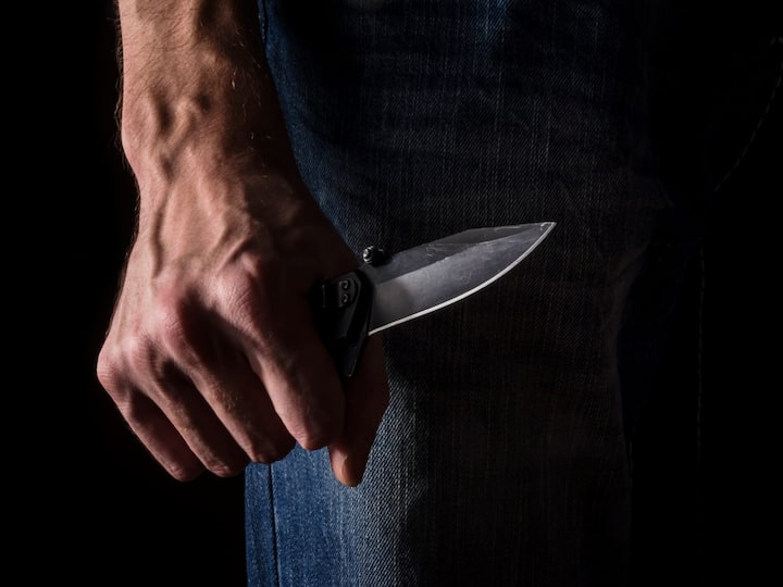 Hyderabad Osmania university youth attacked lover with knife Hyderabad Crime : హైదరాబాద్ లో దారుణం, యువతిపై ప్రేమోన్మాది కత్తితో దాడి!