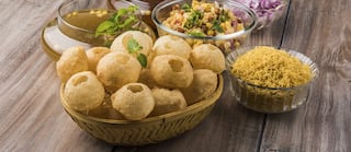 Panipuri History: ખૂબ જ રસપ્રદ પાણીપુરીનો ઇતિહાસ, જાણો 6 પુરીમાં કેટલી હોય છે કેલરી અને નુકસાન